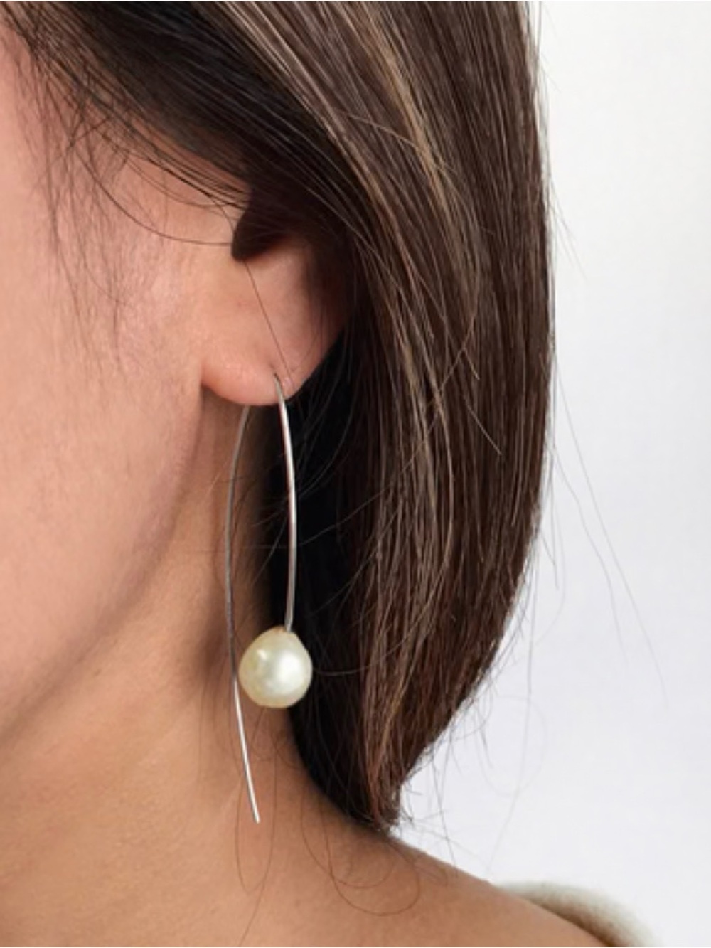 CHAN LUU WHITE PEARL THREAD THROUGH EARRINGS (SOLD OUT)